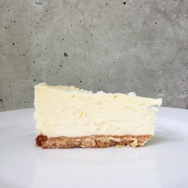 michy_yu's tweet photo. New York style lemon #cheesecake A great pressure cooker recipe 😋 8 mins, fastest cooking time. #tasty crunchy crust #yummy rich topping https://t.co/xlyeLse2D3 https://t.co/IhR4vB09iE
