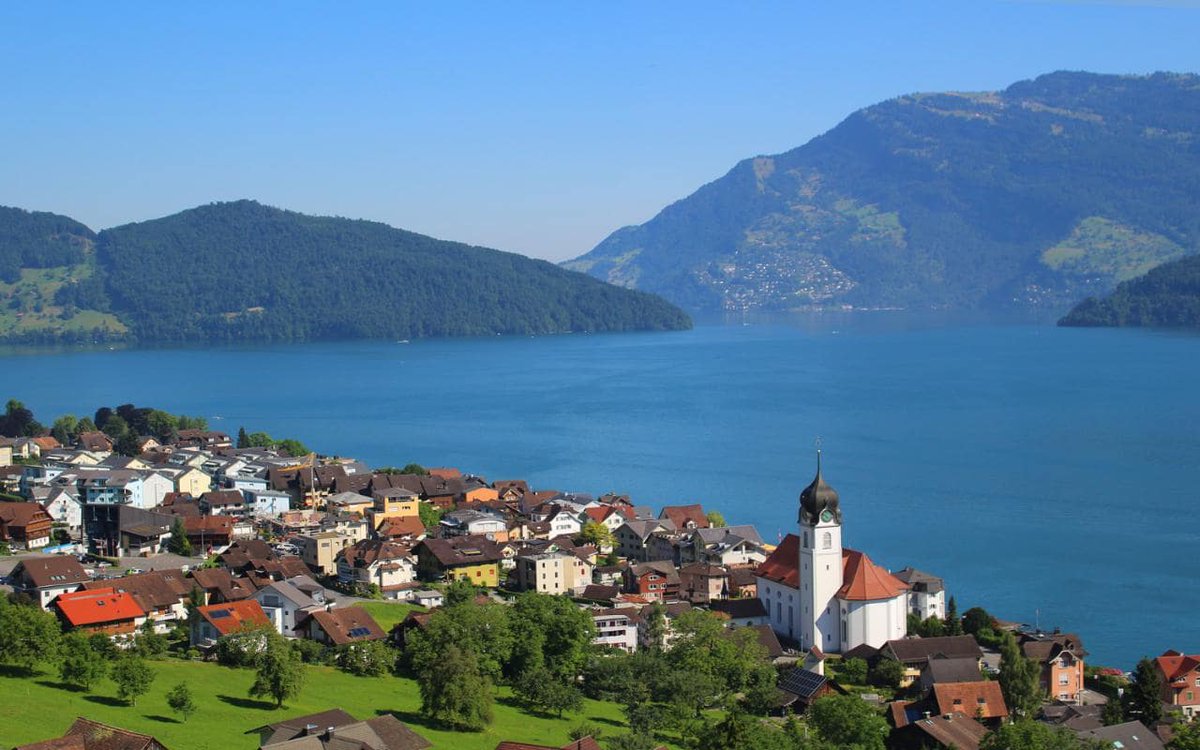 ItalyMBD's tweet image. #Italy Como Lake wonderful in the mountains and beautiful villages and small towns along the lake. #nature #travelinspires #travel #LagodiComo