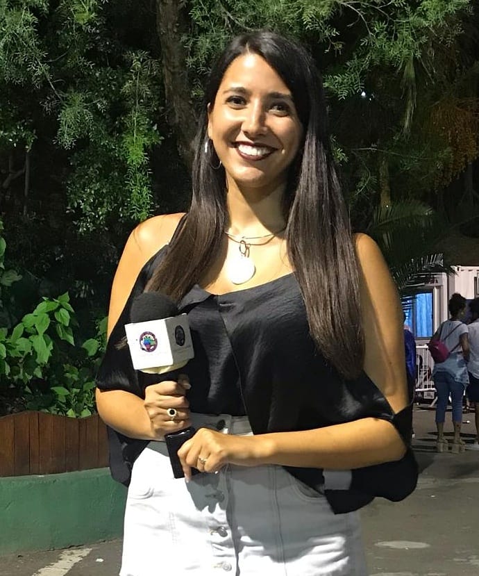 borges_erika's tweet photo. Que Belleza #MicaRodriguez y su #Look By #Dioslascríauy.
Veni por el tuyo.... 
#Agendate ☎️096443271
#Blusas #Saten #Accesorios https://t.co/PqDhBruNpH
