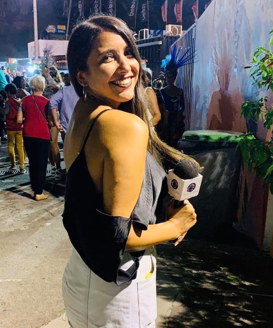 borges_erika's tweet photo. Que Belleza #MicaRodriguez y su #Look By #Dioslascríauy.
Veni por el tuyo.... 
#Agendate ☎️096443271
#Blusas #Saten #Accesorios https://t.co/PqDhBruNpH