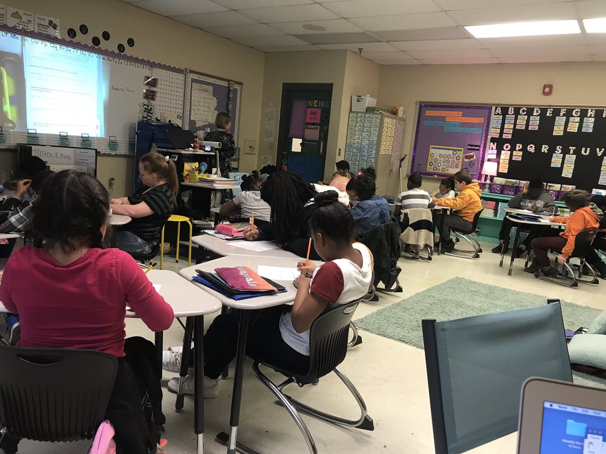 LMESTigerNation's tweet image. Ms. McCutcheon’s third graders are writing, reflecting, and discussing CKLA content. #exploringspace #CKLA @KteachShorty @suptking