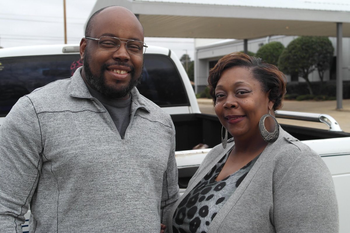 RelateChurchMS's tweet photo. This past Saturday, Relate Serve spent time with local food chains, gas stations and small businesses handing out Valentine's to share Christ's love to us all. https://t.co/PCic2Xdx9t