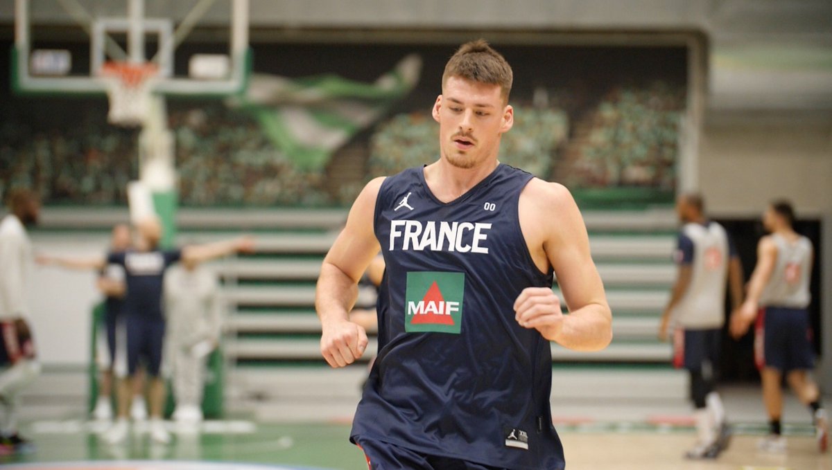 Alex’ Chassang partira demain en Finlande avec Axel Julien et @FRABasketball !