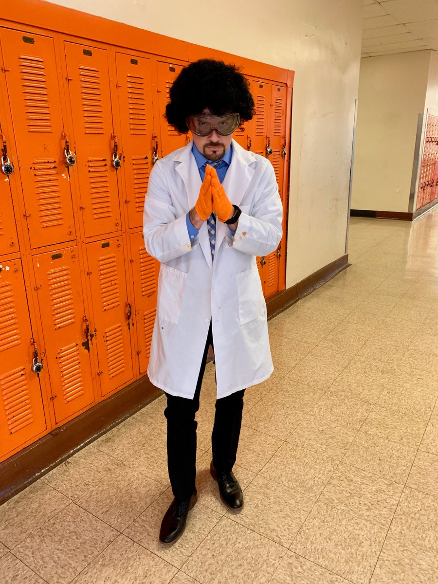 MrsDedman's tweet photo. Mr. Kidd turned mad scientist! Thanks for helping us with our #EscapeRoom challenge today in @GregoryLerch's class! #RSDproud https://t.co/5owbaHEgN8