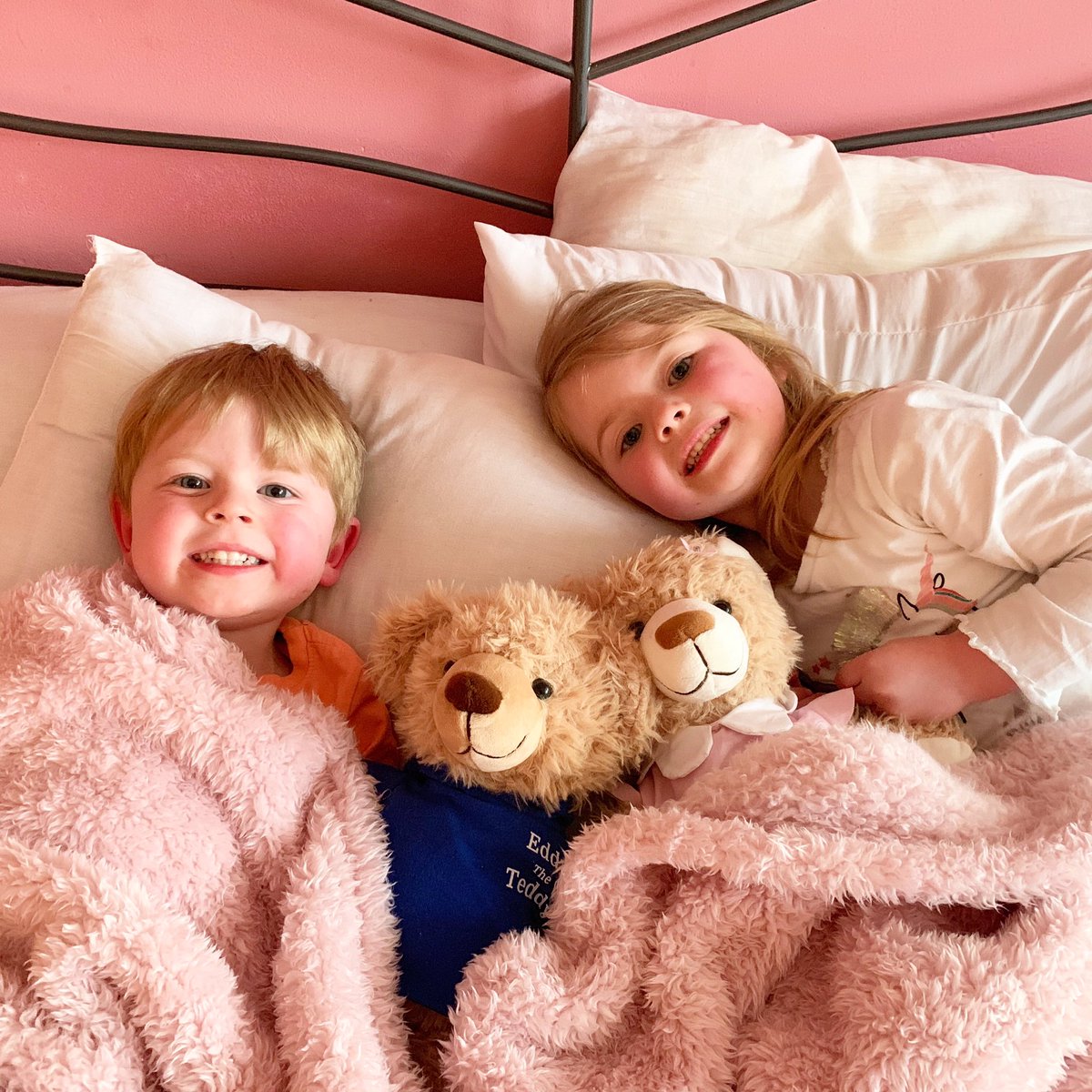 Cuddle time 😍🤗