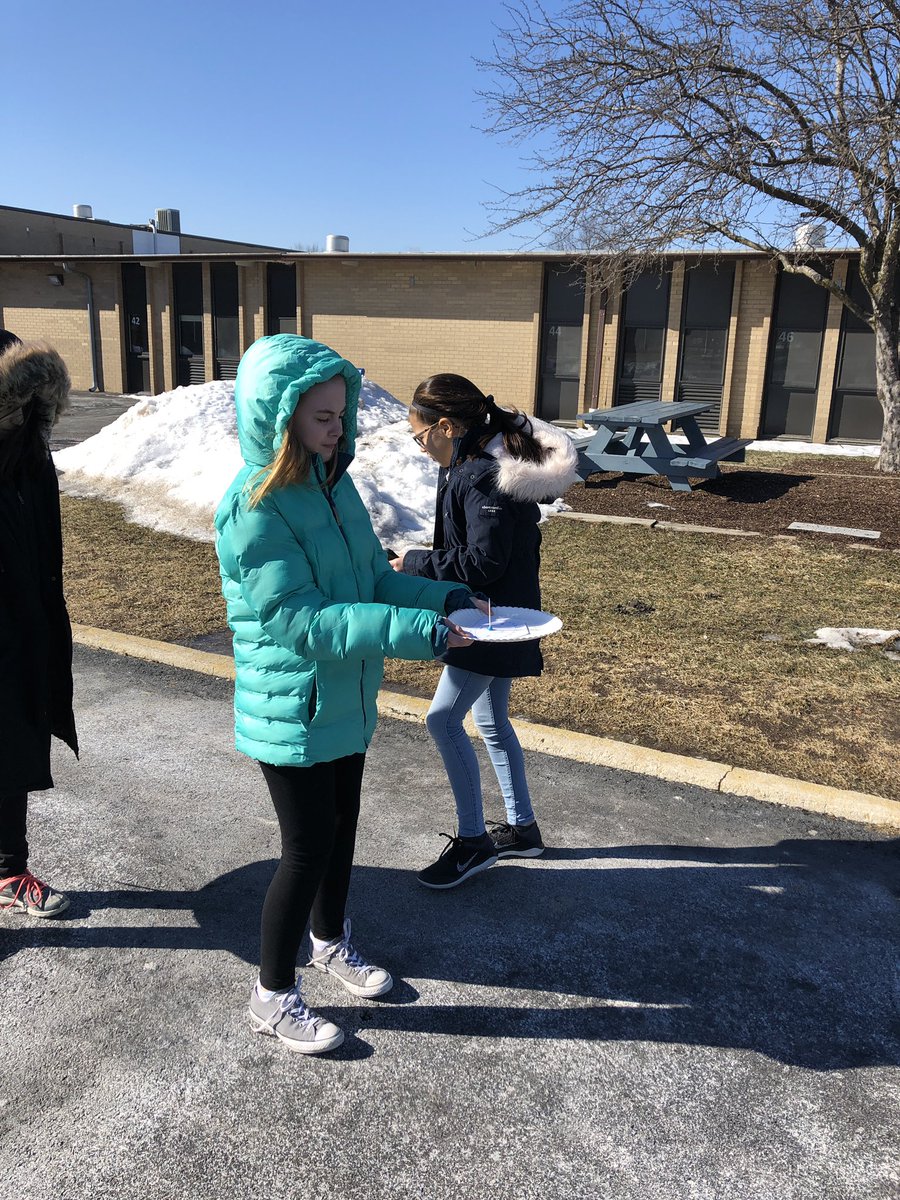 MrsHollock's tweet photo. The sun has finally peeked out and we tested our shadow clocks! #mysteryscience #shadowclocks #engage142 @KerkstraCougars https://t.co/6I0piRkOJD