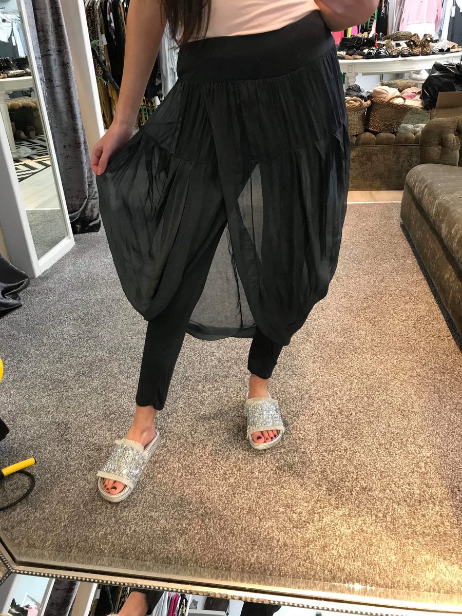 _DollyDaydream's tweet photo. One of our all time best sellers has made a return ladies ..... #11years #dollyd #love #favorite #grey #charcoal #skirt #leggins #love # https://t.co/tunxVBOg1f