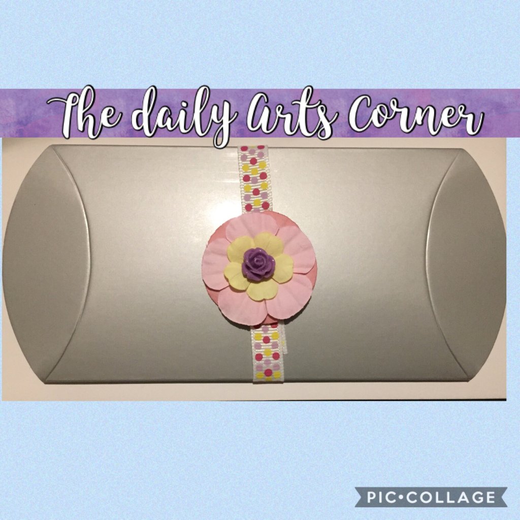 TheDailyArtsCo1's tweet image. Day 104: Mother's day Pillows
Made these today using @EnvelopesLtd @trimcraft  #Dovecraft @stix_2 products to make two #pillowboxes for a #mothersday #project. #create #creative #envelopes #stationary #papercraft #mixedmedia… tdartscorner.wordpress.com/2019/02/19/day…