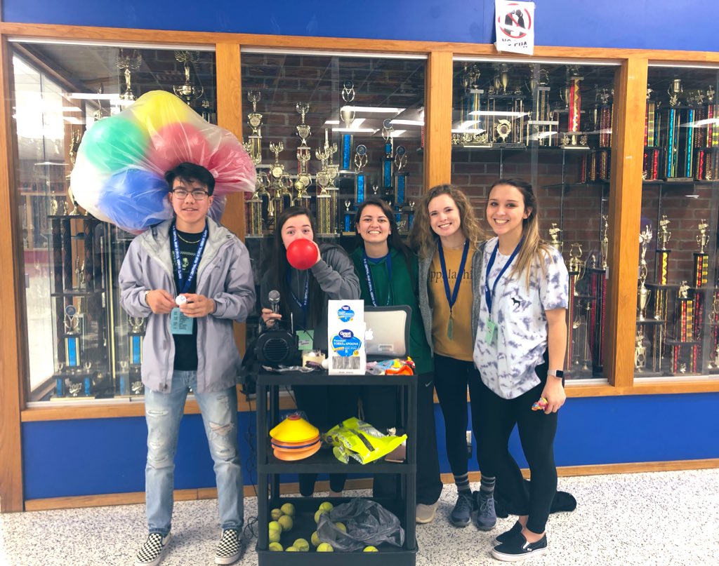 rsctoppers's tweet image. Great day to be a topper! Juniors took on ACT Bootcamp today to prepare for the ACT tomorrow. Special thanks to fellow juniors for helping with the Brain break games!  #hilltopperpride #prepared #RSisthebest #ourfuture #ACTready #learningisfun