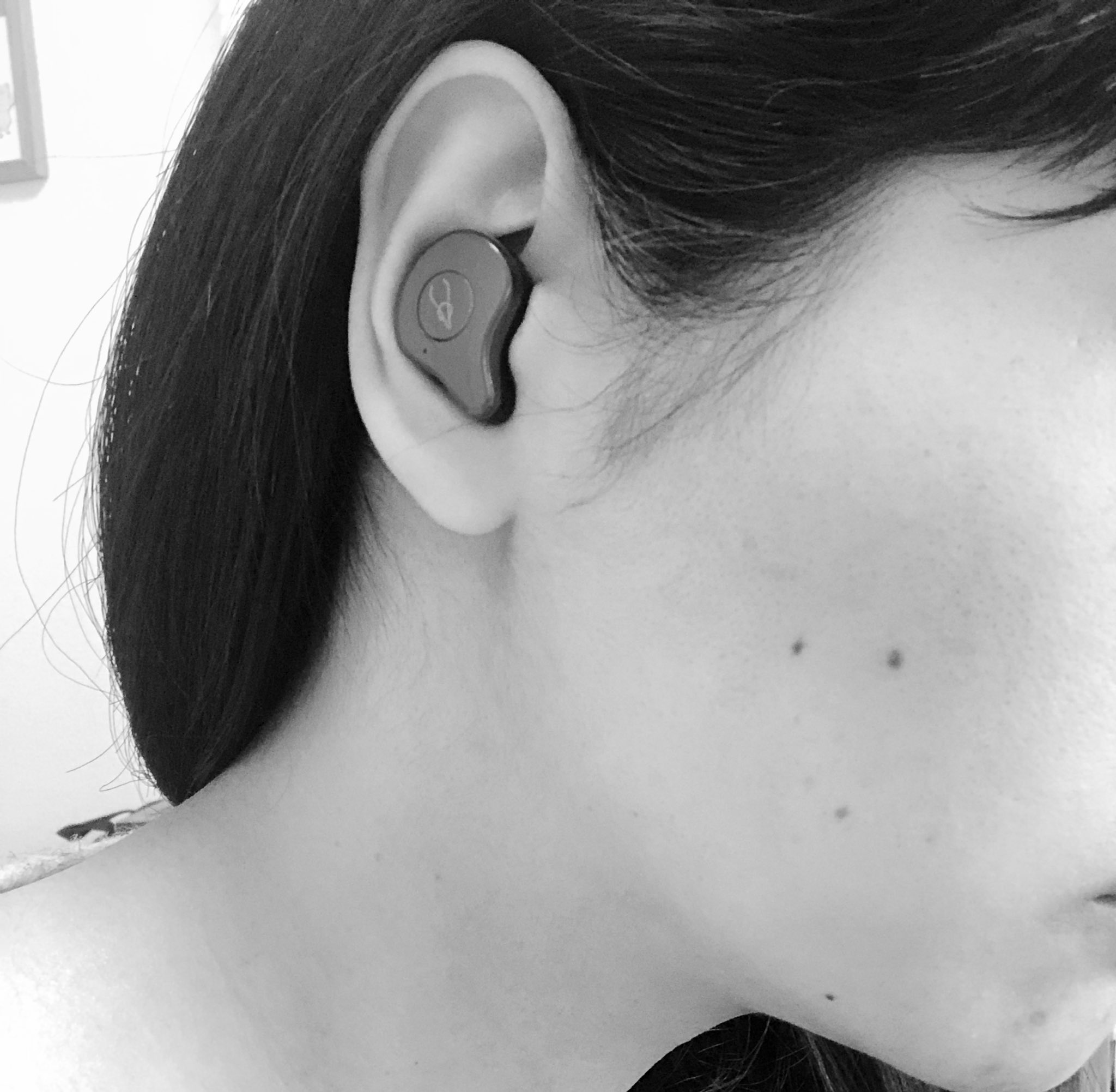 まえださおり インナーイヤー型のワイヤレスイヤホン探しつぶやきしてましたが 奇跡の一機みつけたので買ってみました Sabbat X12pro インナーイヤー型で 完全ワイヤレスです すげぃ高音質というわけではないけど 全然使える おススメ