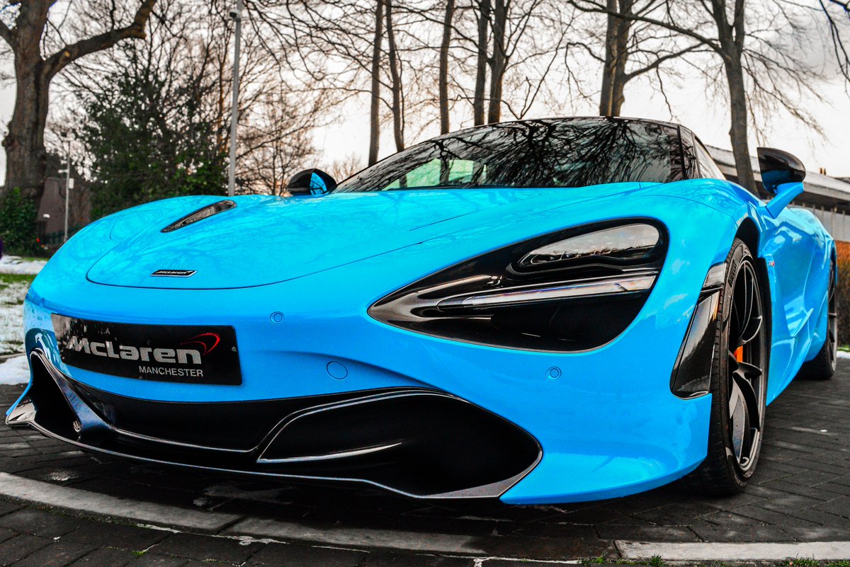 Capri__007's tweet photo. Winter is coming to a close, not much snow. A better substitution is the bright blue #McLaren720S. Comment down your thoughts? #McLaren #720s #TuesdayTreat #Supercar #sportscar #coupe #car #photography @McLarenAuto @McLaren_Manc @cars_pixels @Twitter https://t.co/0ZmLHNwR96
