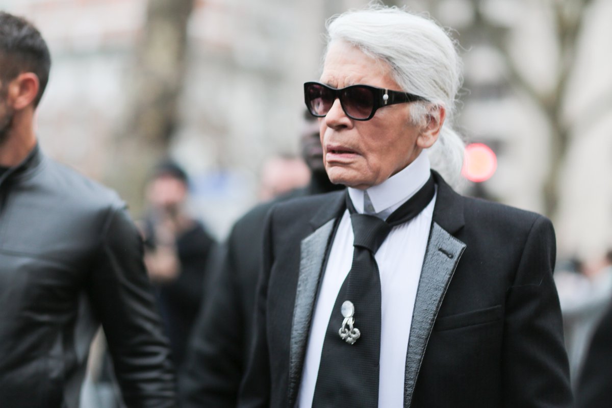 Karl Lagerfeld muere a sus 85 años.

harpersbazaar.cl/moda/karl-lage…