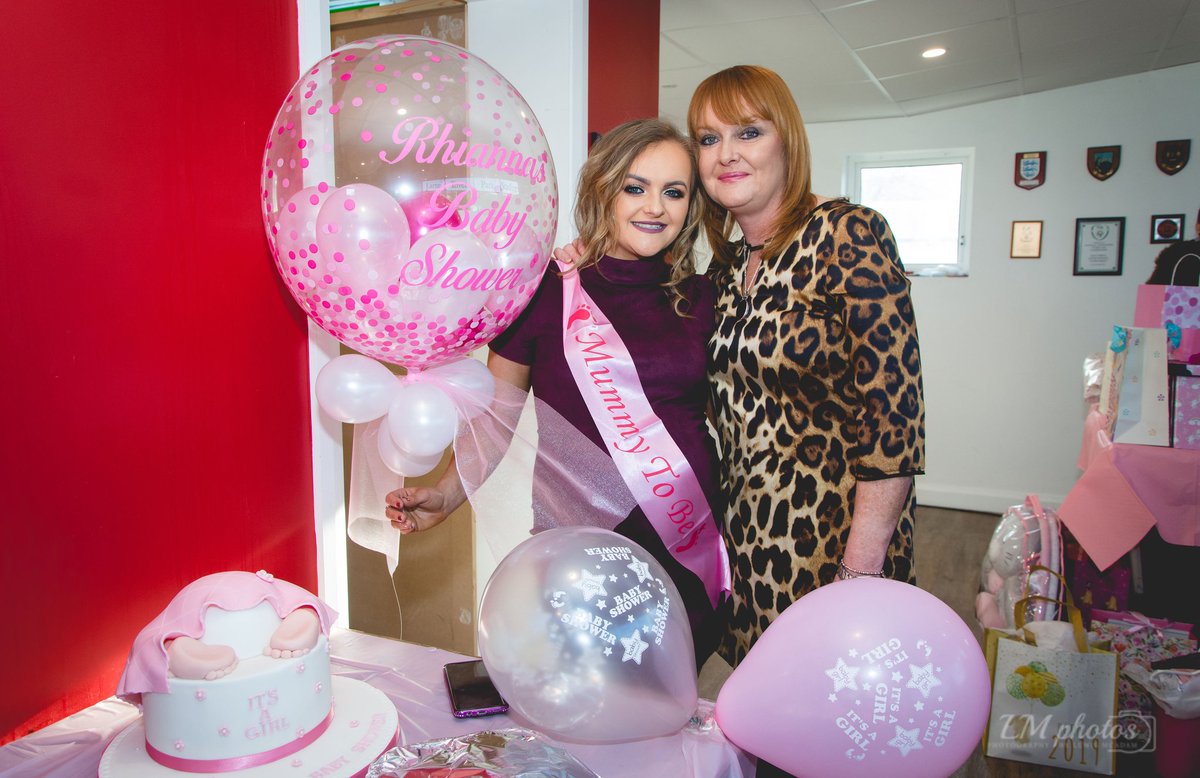 rhiirhi97's tweet image. Baby shower sundays 🤰👶❤ #7weeksleft