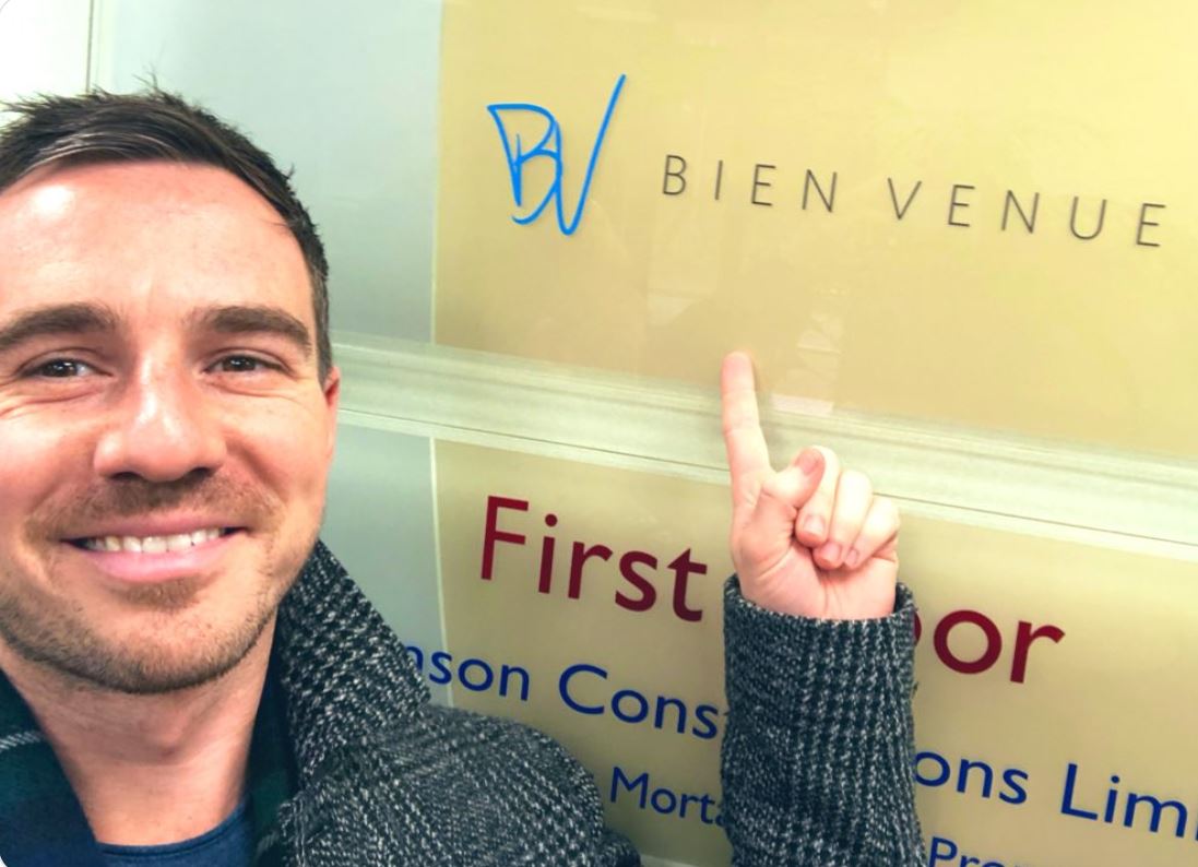 BVevents's tweet photo. We were treated to a visit from @glennmainwaring, BDM for @BarbicanVenues. They have generously donated to our chosen charity, @SignHealth and he even brought some yummy biscuits too! #eventprofs #charitytuesday #partners #venues https://t.co/DU5c4jCdkS
