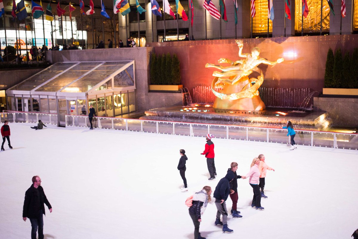 Rock Center Café tweet media