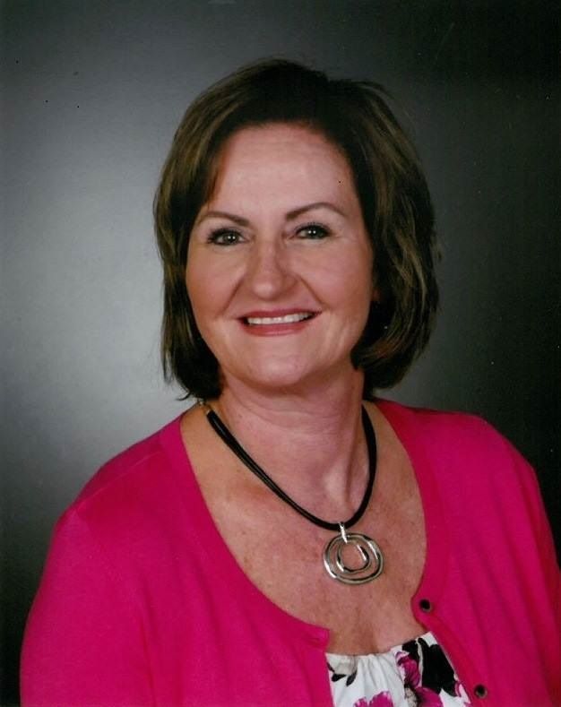 STAexcels's tweet photo. @STAexcels teacher, Lisa Oyler, is nominated for the R7 Excellence in Teaching Award and is a finalist for the KC No Coast Award-Workforce/ Tech Educator of the Year! Way to go, Mrs. Oyler! #AcademicsAmplified #R7Proud https://t.co/w00GaldxkZ