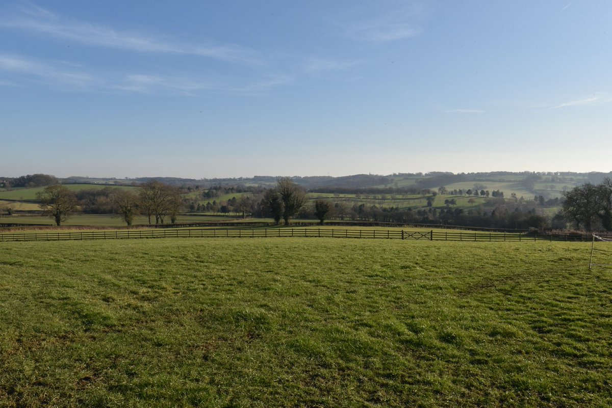 This property certainly has the WOW factor! Stunning 4 bed barn conversion in Horsley village with breathtaking countryside views. Available NOW £1595 pcm. Do not miss out! Call 01773 828555 #LeadersQualityProperty