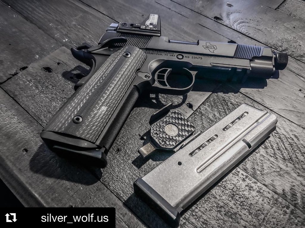 #Repost @silver_wolf.us
・・・

#united2a #guns #pistol #9mm #responsibility #2ndamendment #2a #pewpew #thepewpewlife #sti #rare #edc #everydaycarry #concealedcarry #tactical #tac #gunsdaily #gunchannels #guns_gear_knives #madeinusa #hashtagtical #whyicarry