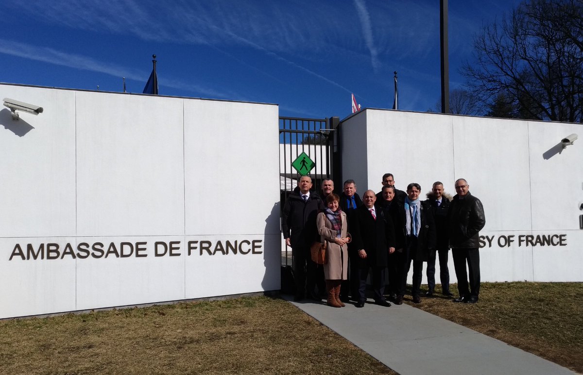 IHEDN's tweet photo. Séminaire commun de l'@IHEDN et de la @eisenhower_ndu
8 auditeurs du comité 1 de la 55e #SN_AED de se rendre à Washington D.C. pour une semaine de séminaire en commun, dans le cadre d'un accord bilatéral d'échange qui fête en 2019 sa 25e année.
https://t.co/mf17H5dn7T https://t.co/HoWrliedQg