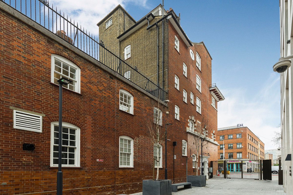 UnionStPartners's tweet photo. 718 sq ft Office to Let - Immediately adjacent to Waterloo Station! Please contact the team for more info #office #waterloo #waterloostation #london #se1 https://t.co/uX1SjIe0hg