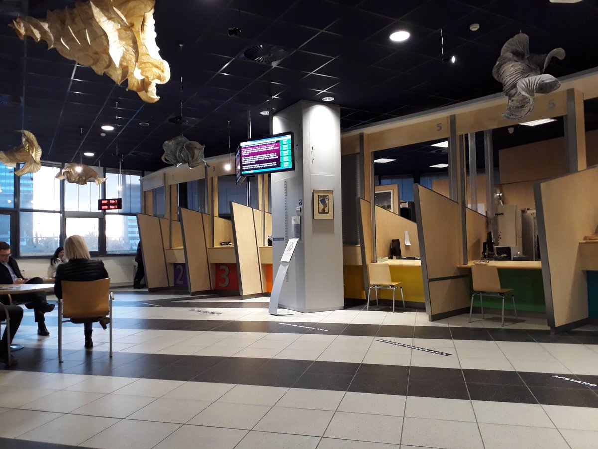 jhavinga's tweet image. Ongelooflijk, 1 balie in gebruik en 15 wachtenden. Kan dat niet wat efficiënter @Gem_Rijswijk