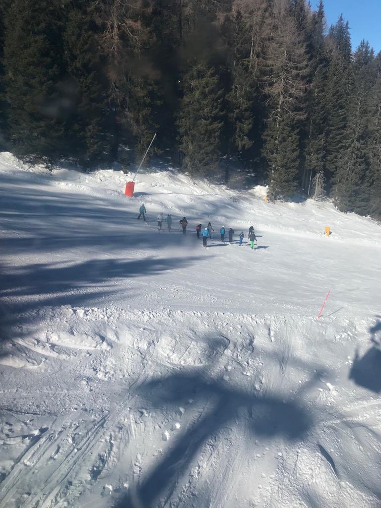 gabbot_SkiTrip's tweet photo. Day 3: Made it to the halfway mark! Skiers are doing themselves proud! Stunning weather, great snow, massive laughs!!!... It’s so nice to be reminded what a pleasure it is to put this trip on each year! #SNOLO #SoMuchMoreThanJustASkiTrip https://t.co/Iyds4TDKzH