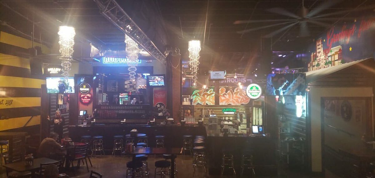 nnspinellisboro's tweet image. Come check us out! We have our full Spinelli’s menu available and plenty of drinks for you to choose from! #spinellis #spinellispizza #spinellismurfreesboro