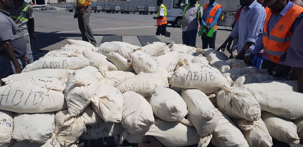 AbdulBillowAli's tweet photo. Traders in #Somalia have picked #Ethiopia as a business partner. National Airways has began direct cargo flights from Dire Dawa to #Mogadishu. Each flight carries 205 sacks of z narcotic leafy stimulant. Airline reps say they have plans to increase flights 2 include other regions https://t.co/ElkdFrgJHk
