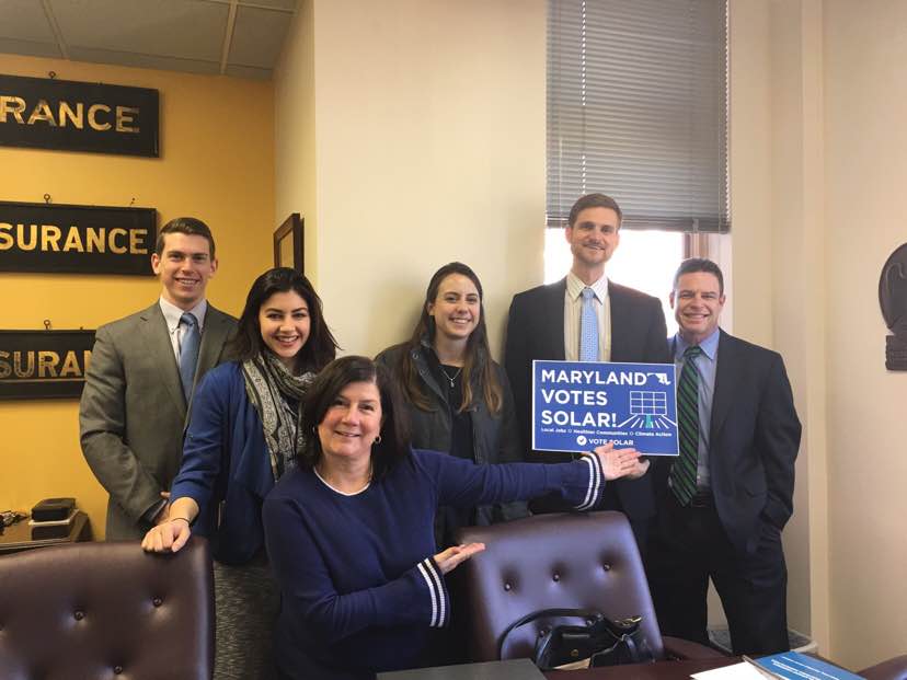 votesolar's tweet image. Maryland votes #solar! @PariKasotia's in Annapolis with @MDVSEIA @Sol_Systems @NeighborhoodSun calling on #MDLeg to pass the Clean Energy Jobs Act &amp;amp; grow MD to 20k local solar jobs. For a strong clean energy economy, healthier communities &amp;amp; powerful climate action #AllinforCEJA