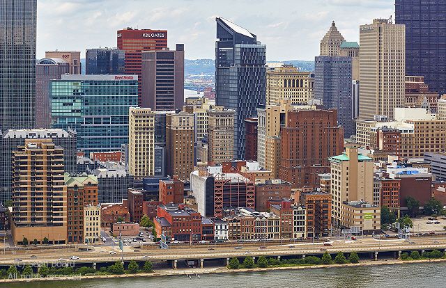 SeanBoard90's tweet photo. A view of #downtown #Pittsburgh from across the Monongahela River https://t.co/spAwa6ag0w