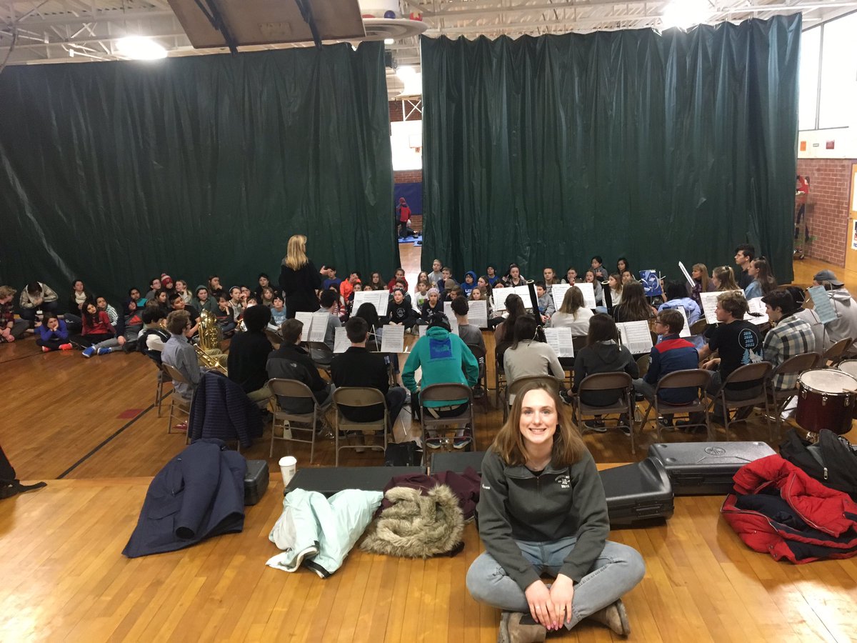 SBChorus1's tweet photo. Last school of the day. Thanks for posing, @leahm55 ❤️🎵 https://t.co/ZF0sV1PY2d
