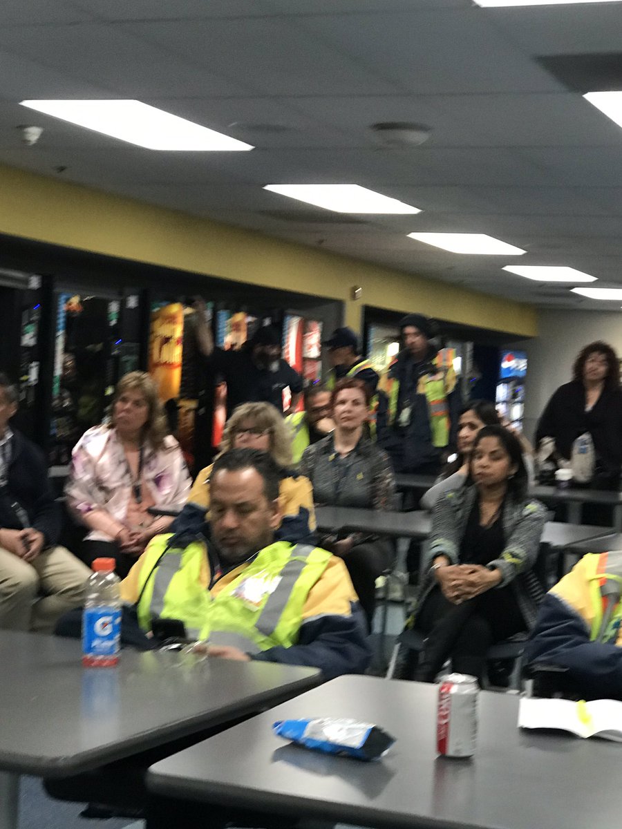 Our MD <a href="/Auggiie69/">Lori Augustine</a> during our Town Hall Meeting . #WhyILoveAO #beingunited <a href="/LouisSmilanich/">Louis Smilanich</a> <a href="/hareloplane/">Harel M</a> <a href="/MKMcQueen/">Mark McQueen</a>