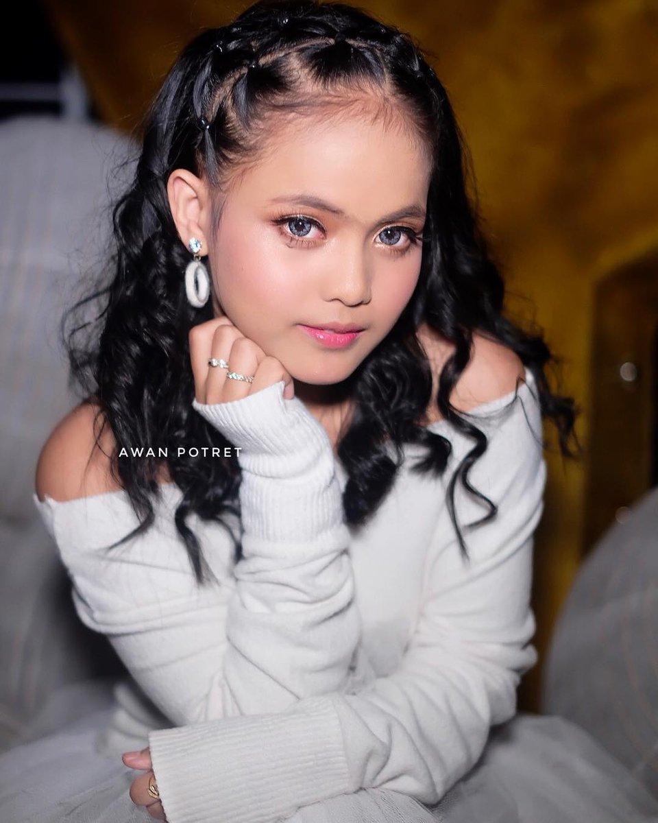 Gk kuat denger nya semangat sayang <a href="/Da4_Putri01/">Putri Isnari DA4</a> km pasti bisa amin
#PutriBintangkuLIDA2019