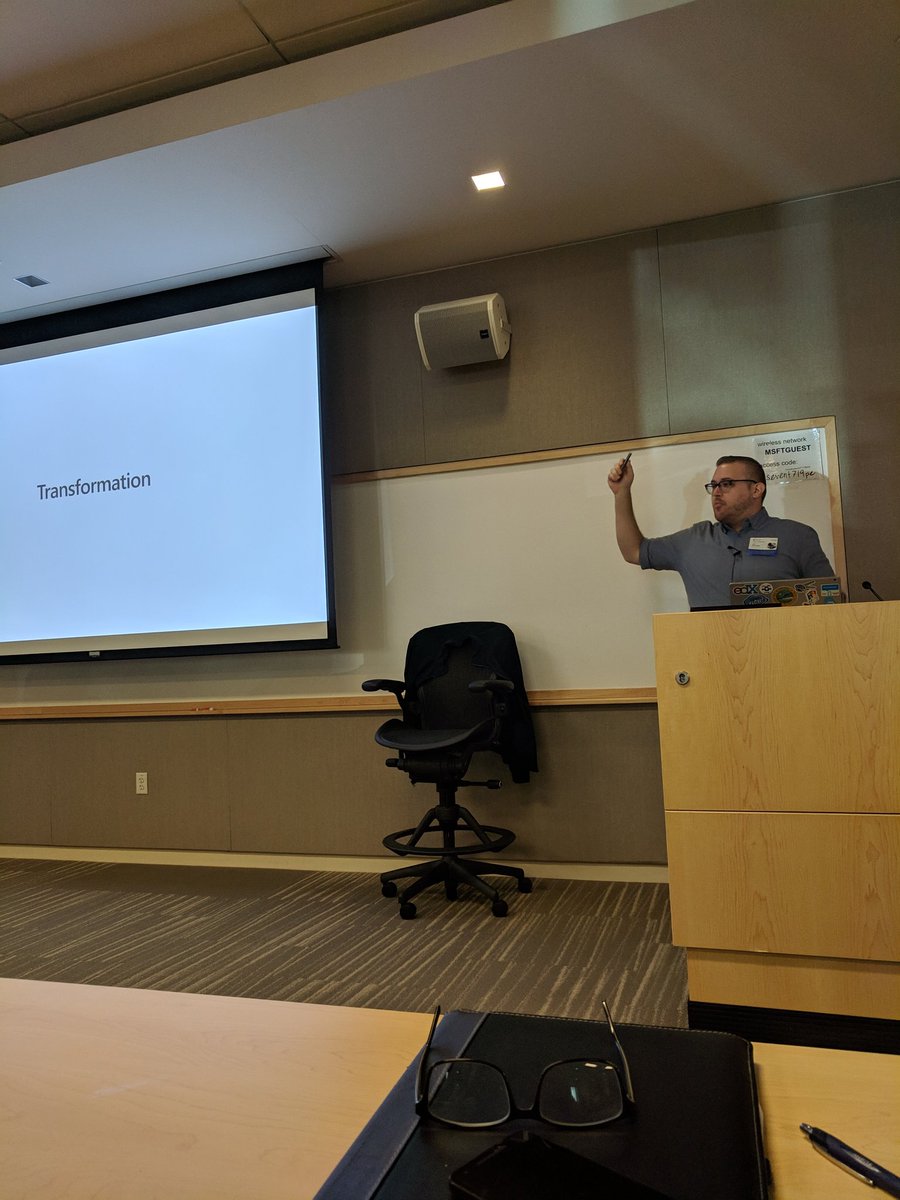 PoweredbyEdG's tweet image. @JonJLevesque goes meta: &quot;The story of transformation is changing.&quot; - #JonFlow #PowerPlatformWT