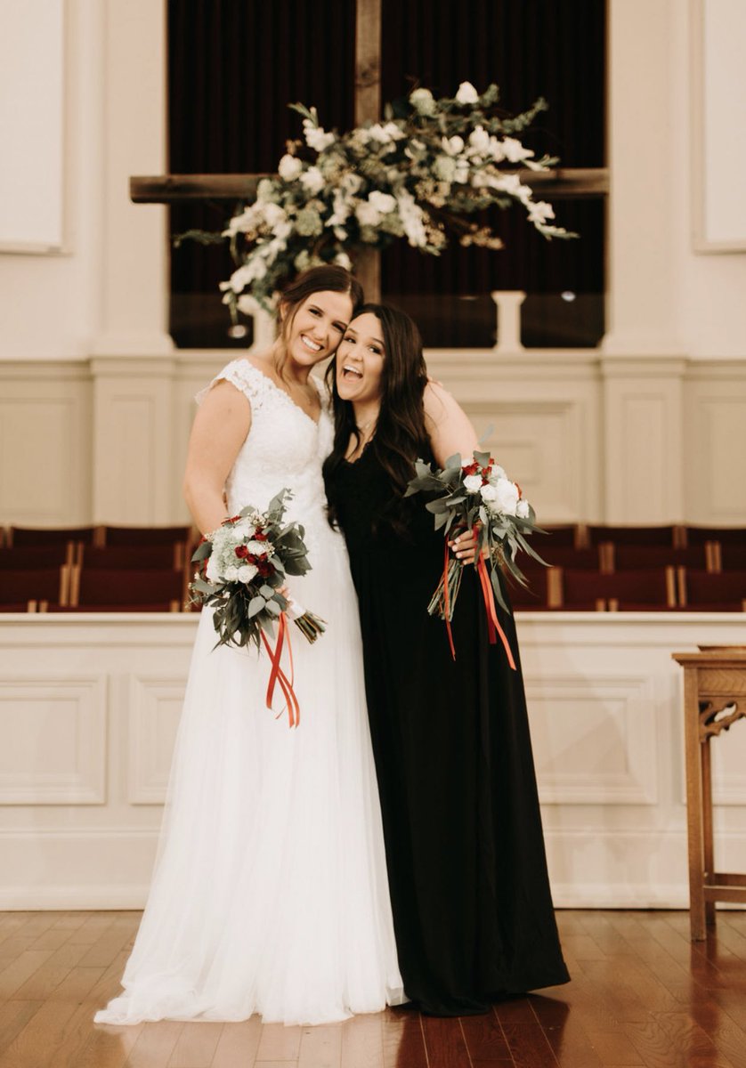 emmaleebarnett's tweet photo. the sweetest day for my sweet sister !!! love these pics and so thankful for the gift of MARRIAGE !!! https://t.co/ILh3qYKRf0
