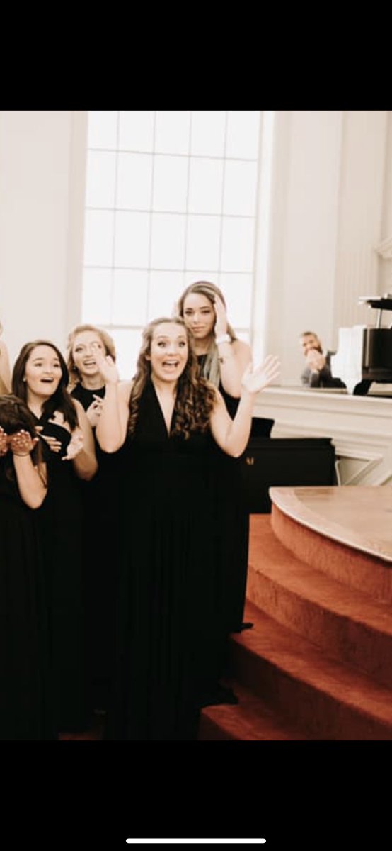 emmaleebarnett's tweet photo. my sister’s wedding pictures came in... https://t.co/Jx0xWSjh75