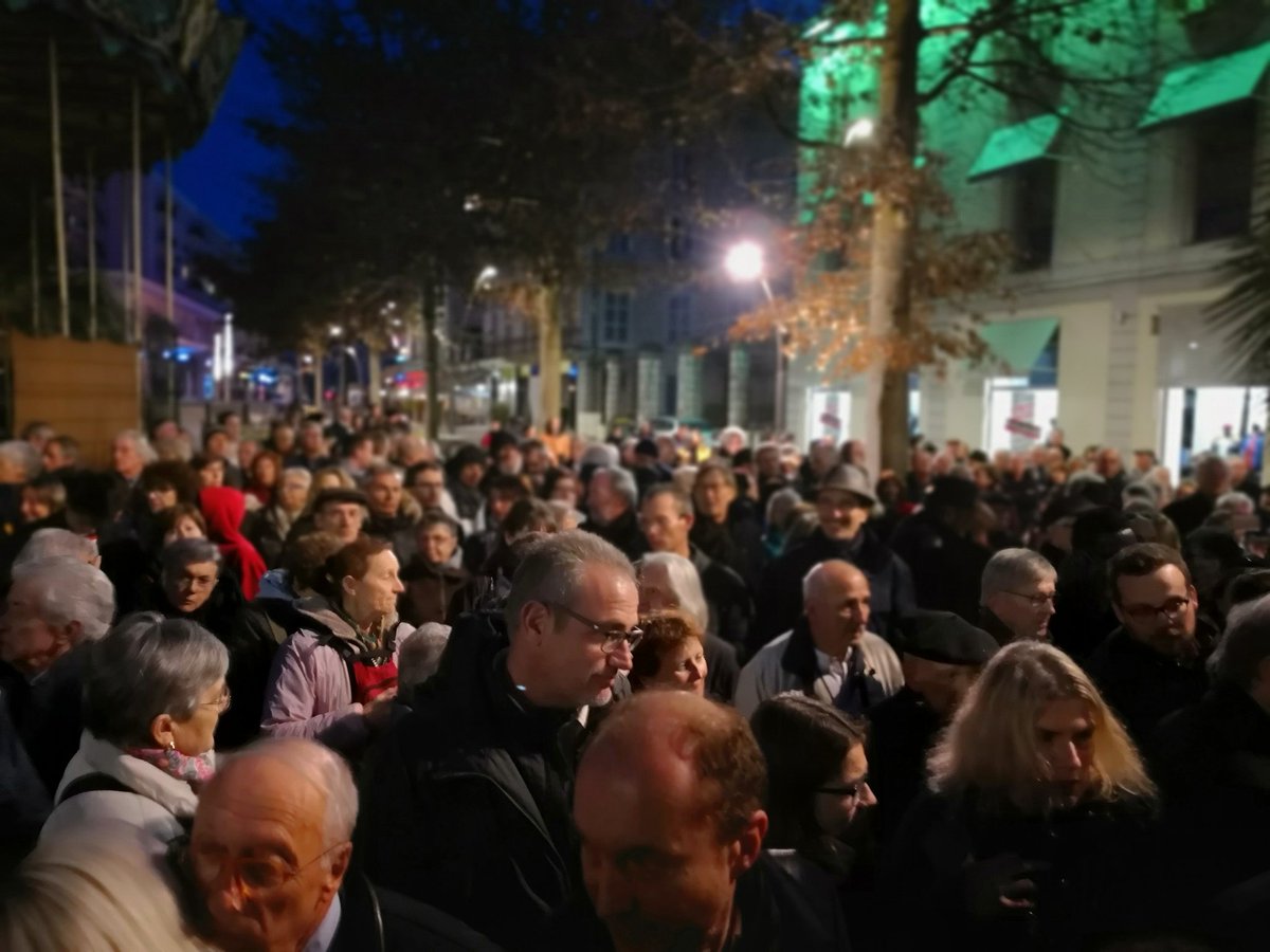 MarcOXIBAR's tweet photo. Réunis à Pau, tous ensemble contre l' #antisémitisme #CaSuffit @NPatriarche @pauline_roy64 @EricSAUBATTE @HCouchinave @lesRepublicains https://t.co/IBvM294zaX