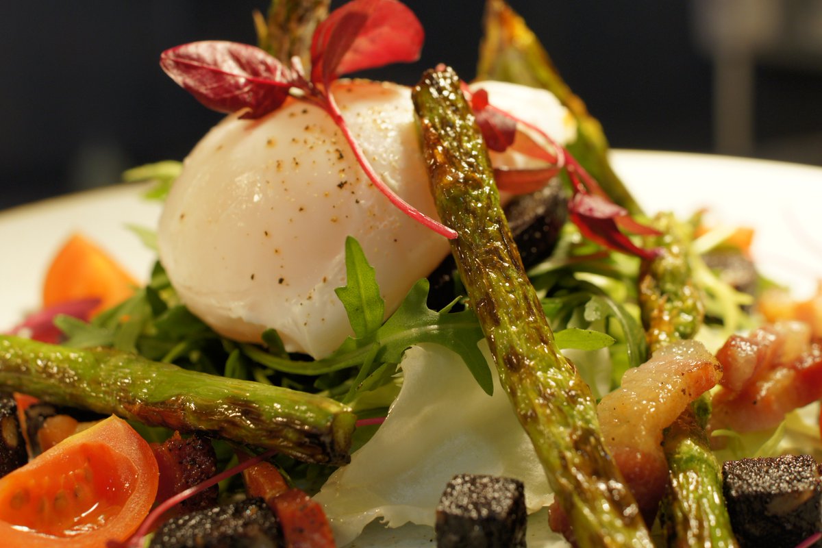 bulkeleyhotel's tweet photo. Our NEW Hansom's Menu is proving popular with the customers tonight!
#HansomsBulkeley #bulkeleyhotel #beaumaris #discoveranglesey https://t.co/3eVtjot9fP