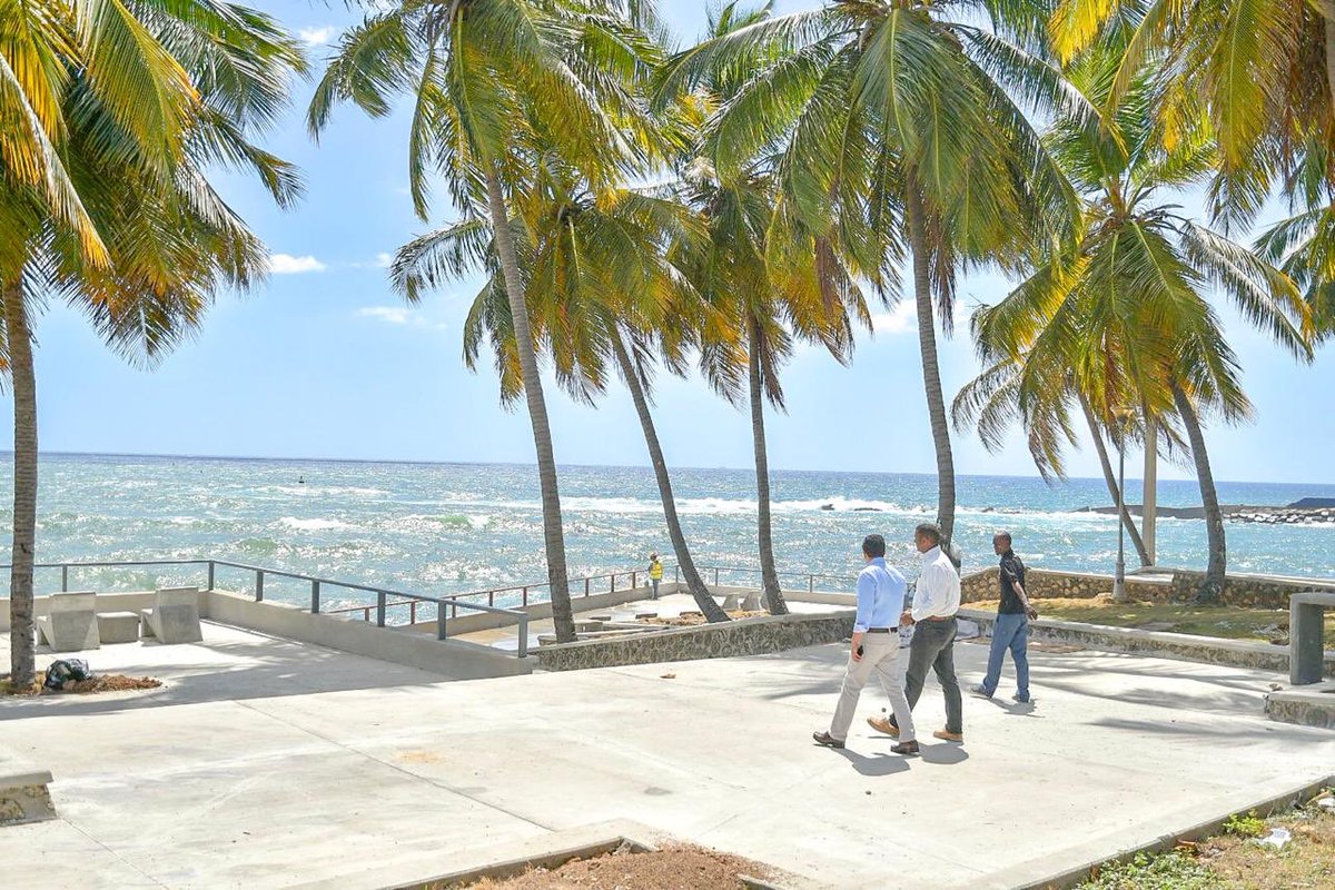 Nuestro bello malecón ( sin filtro ) así está quedando, Santo Domingo debe recupera la vista al mar . En las próximas semanas entregaremos este proyecto a la ciudad, para el disfrute de la gente!! Hechos, no palabras !!!