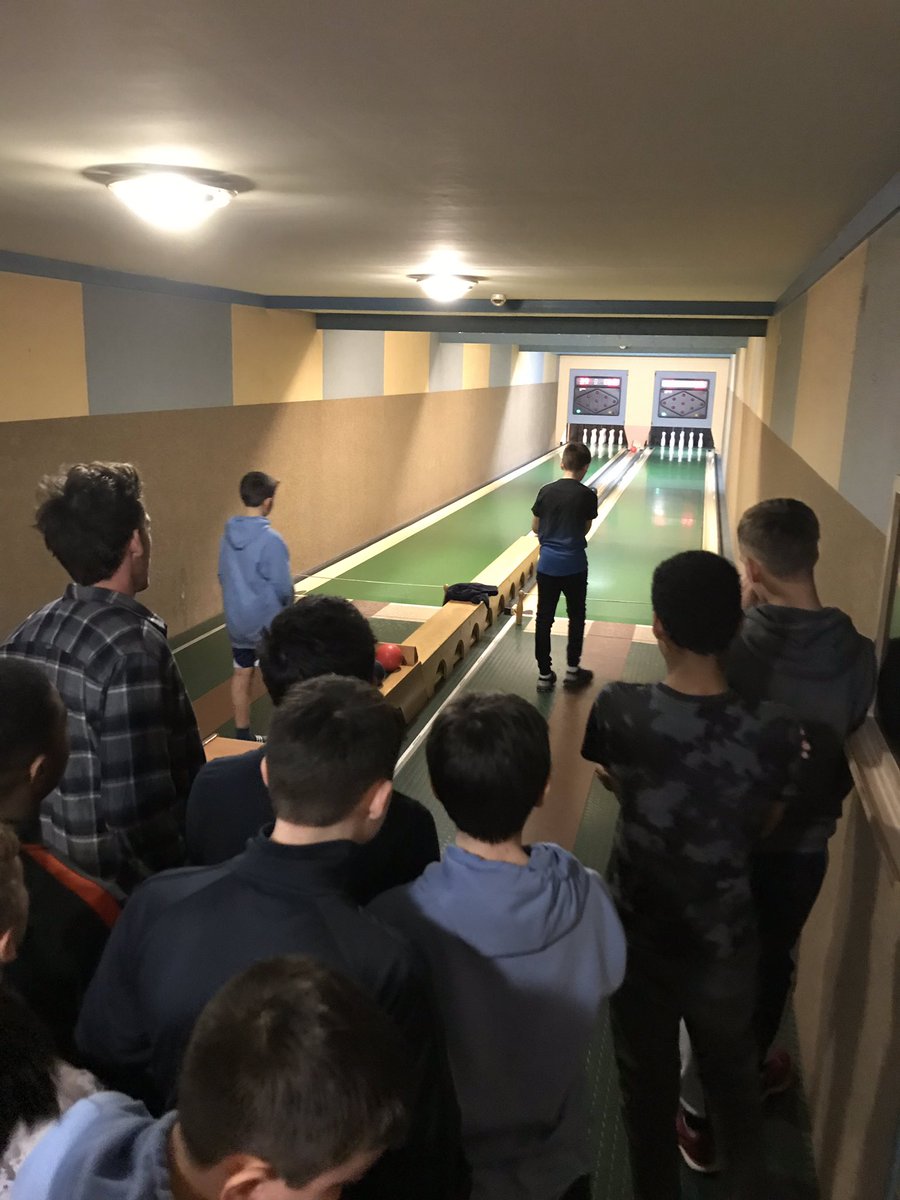 JHGS_Trips's tweet photo. Our Pizza & Bowling evening is in full flow! ๐ ๐ณ #AustrianAdventure https://t.co/ZaJVmpbRR1