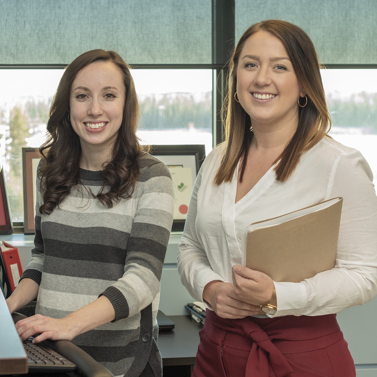 thenosm's tweet photo. Since 2007, 135 registered dietitians have graduated from @thenosm's Northern Ontario Dietetic Internship Program.
Two of those grads, Kelsey MacKinnon and Jasmine Connelly, are now practising in Kirkland Lake. #NorthernPassages #RootedInTheNorth https://t.co/Iw6gHnzgkv https://t.co/mTZAKAKEIj
