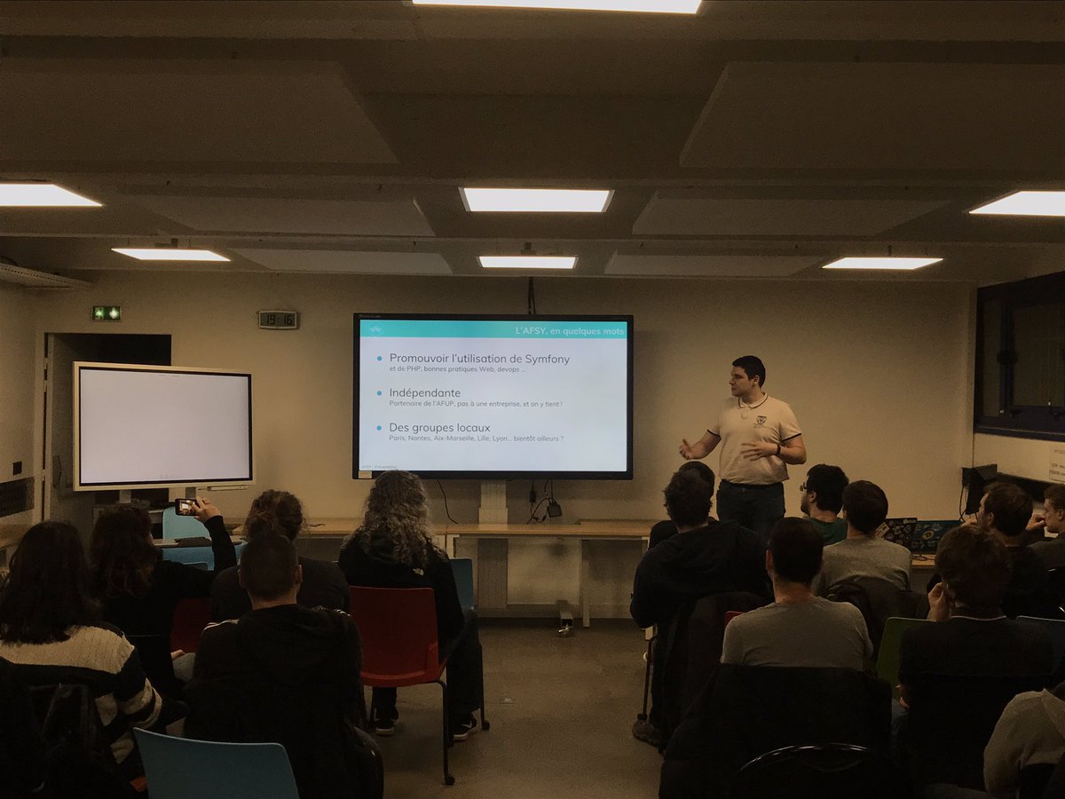 IPSSI_Dev's tweet photo. C’est parti pour le #sfpot de février à l���@ecole_ipssi de l’@assoafsy. https://t.co/mQssim2nqO