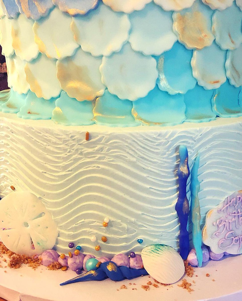 🧜🏼‍♀️🌊🐚
#mermaidcake #cake #welovecake #mermaids #mermaidscales #fins #seashells #shells #sand #waves #ocean #sealife #sanddollars #coral #reef #purples #seafoam #teals #gold #happybirthday #birthdaycake #happy6th #customcakes #overthetopcakes #pariscakecompany #love #lovestaunton