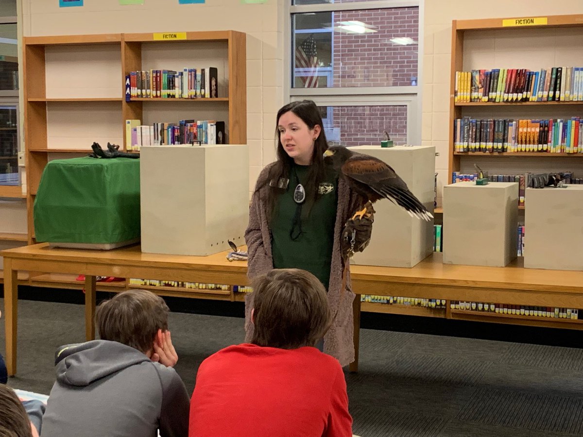 farrarpizitz's tweet photo. 7th graders learn about raptors ⁦@pizitzmiddle⁩ #pizitzlearns ⁦@AL4HSS⁩ https://t.co/L44KzEoxhU