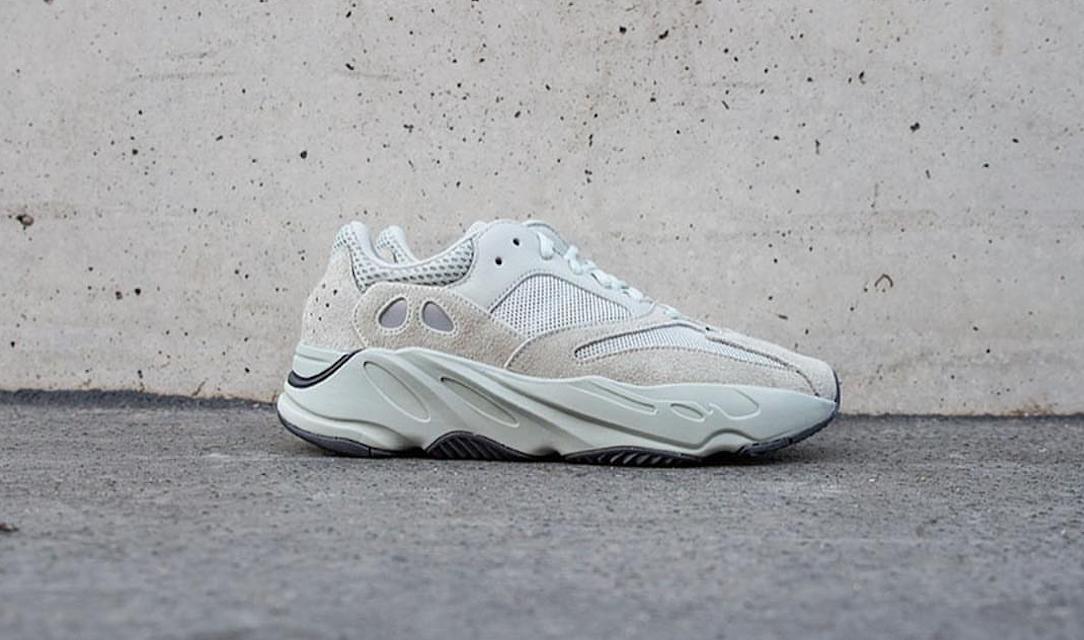 yeezy mafia 700