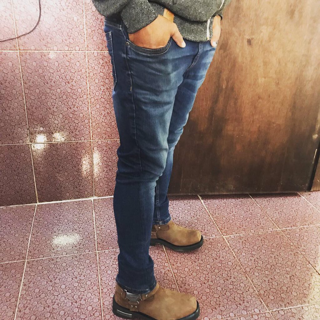 BeingKaamran's tweet photo. #NewCollection #HarleyDevidson #BhaijaanCopy #ApnaTimeAayega @BeingSalmanKhan @BeingHumanSyfy https://t.co/sMyEn60MCu