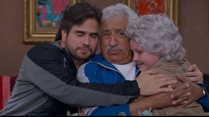 DaniArenasCol's tweet photo. #Capturas8 De los mejores momentos de los Oppas #RobertYJulieta @DanArenas y @zuriavvega en el #Capitulo161 #MMTF2 @MiMaridoFamOf en sus últimos Capítulos. #TeamDanielArenas 💪👊💣💥
😍💏💘😘📸🌞🌈🙏💫 https://t.co/SMGT2jfpOr