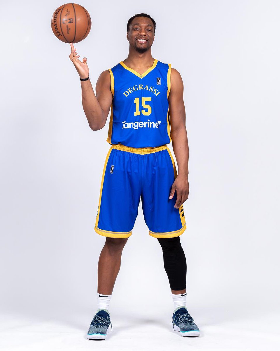 🔥 <a href="/Raptors905/">Raptors 905</a> will pay homage to <a href="/Degrassi/">Degrassi</a> with these uniforms on Saturday 🔥 #RoadToTheSix 

#GLeagueJersey