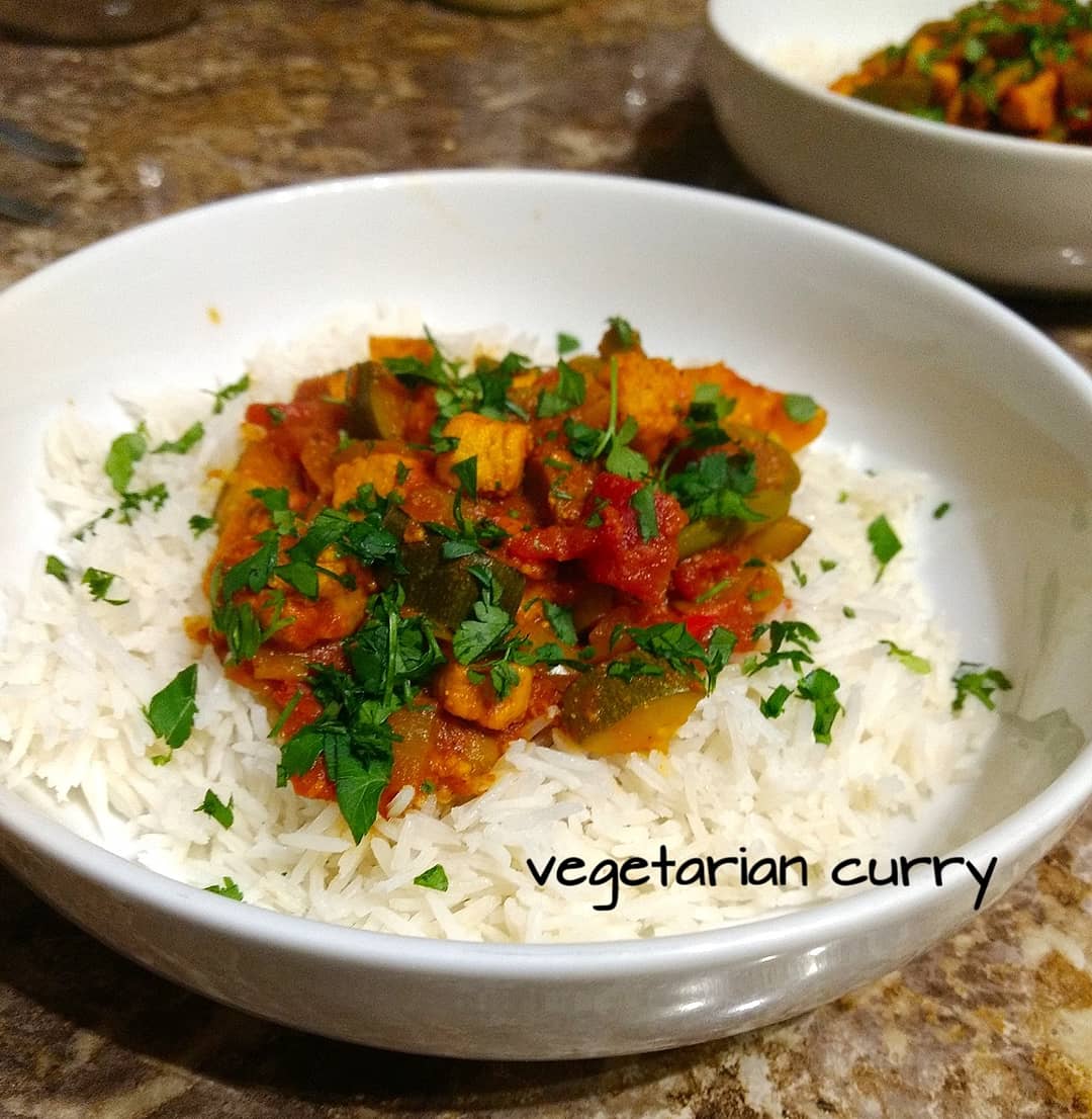 Delicious #vegetariancurry for dinner tonight! Packed with vegetables, quorn & spices 
#eatwellfeelwell #healthyeating #foodie #lovefood #food #vegetarian #vegetables #curry #homecooking
