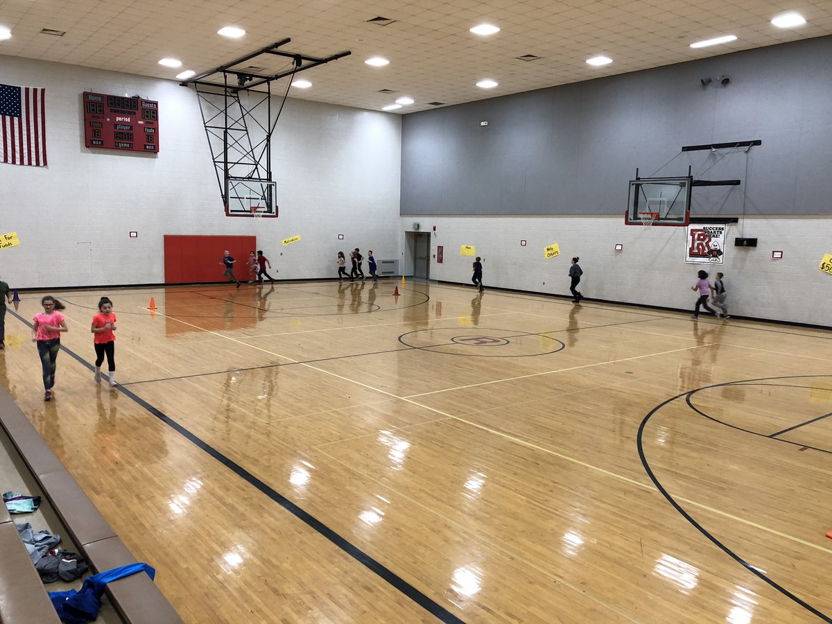 vanprincipal's tweet photo. Our Run for Funds project continues until Friday. Students are running and raising money for the local food pantry. We are very proud of their efforts so far! https://t.co/jRzfLcniSz